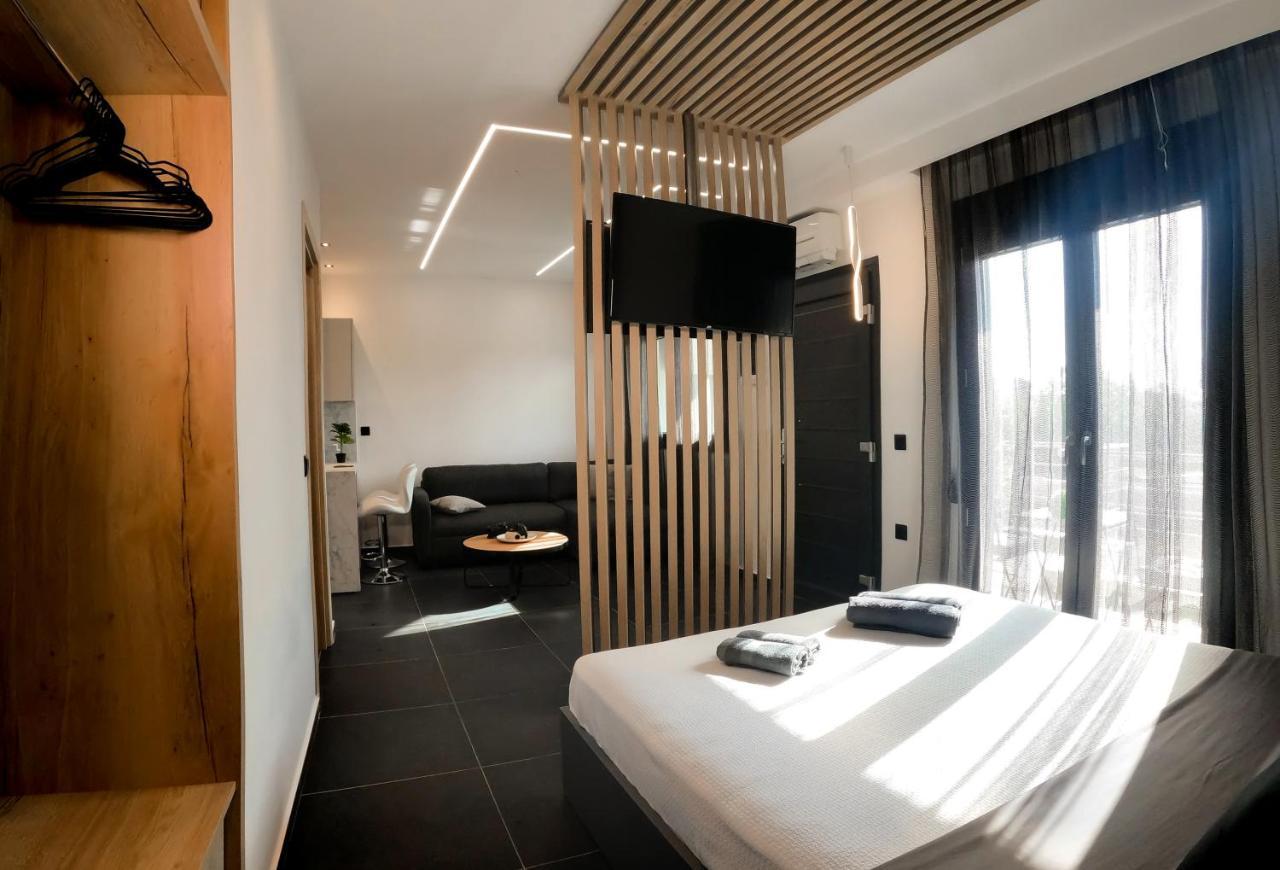 Berries Luxury Apartments Nea Moudania Eksteriør billede