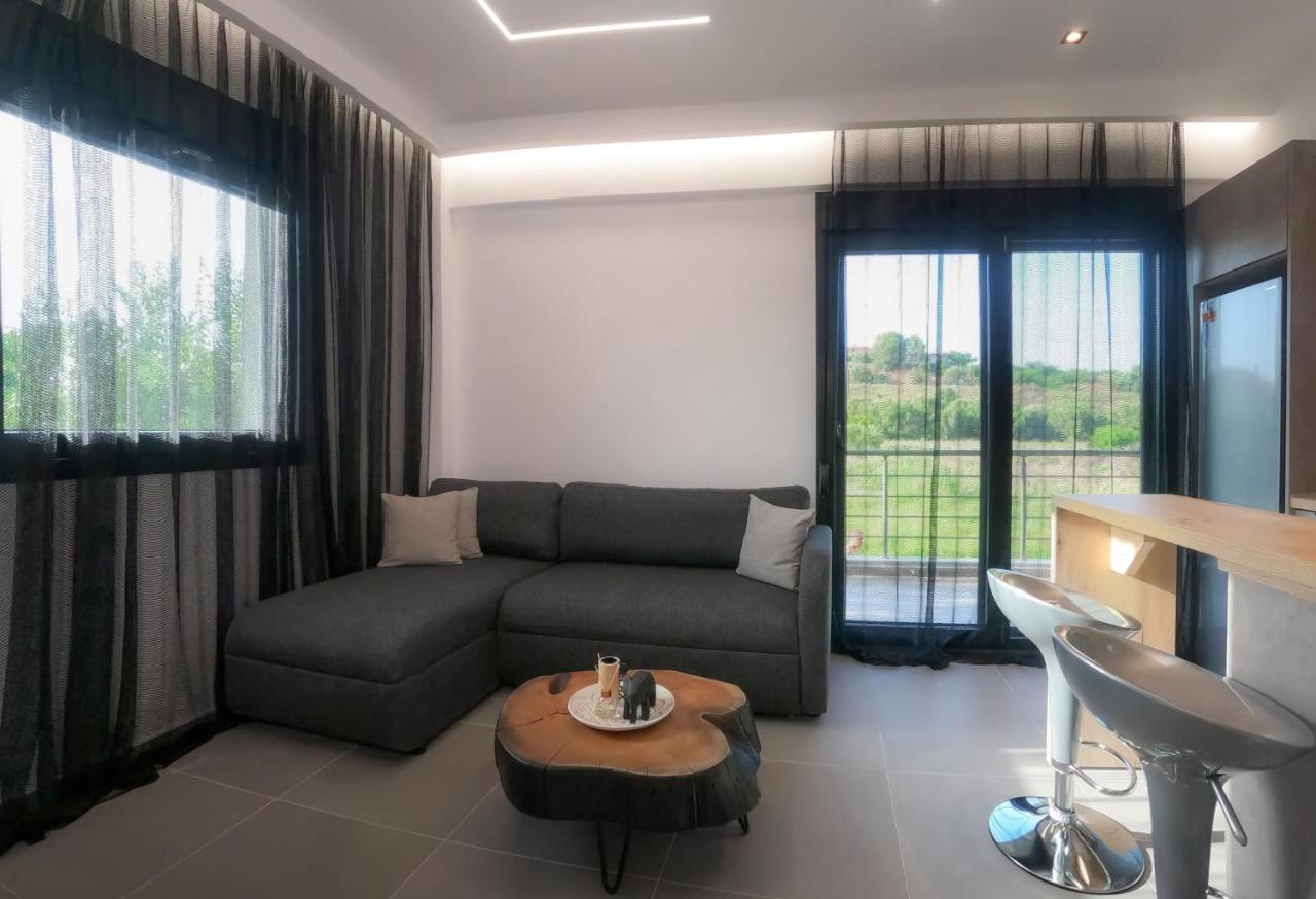 Berries Luxury Apartments Nea Moudania Eksteriør billede